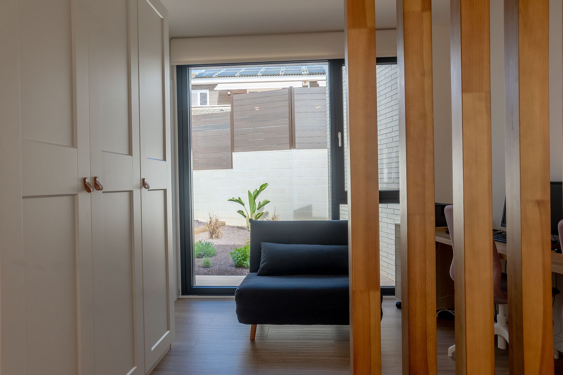 Casa H — Mampara lamas madera